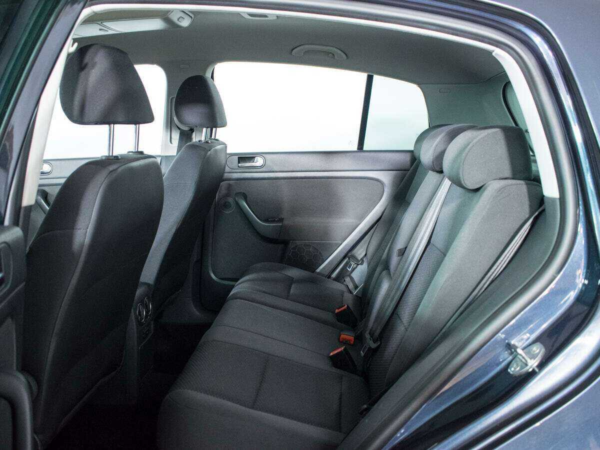 Volkswagen Golf Plus с пробегом — 2011 год. Фото: #9