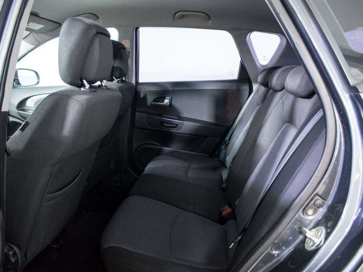 Kia Ceed с пробегом — 2011 год. Фото: #9