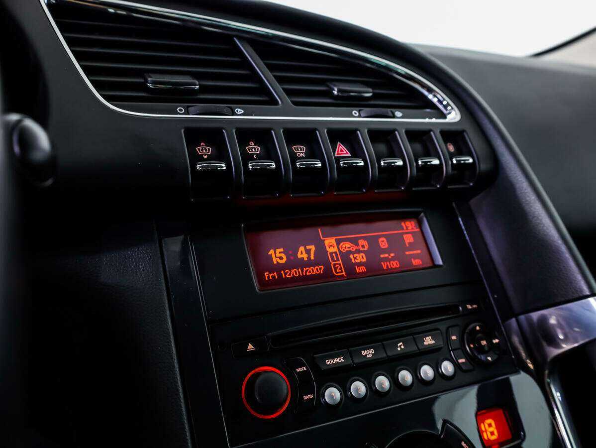 Peugeot 3008 с пробегом — 2011 год. Фото: #10