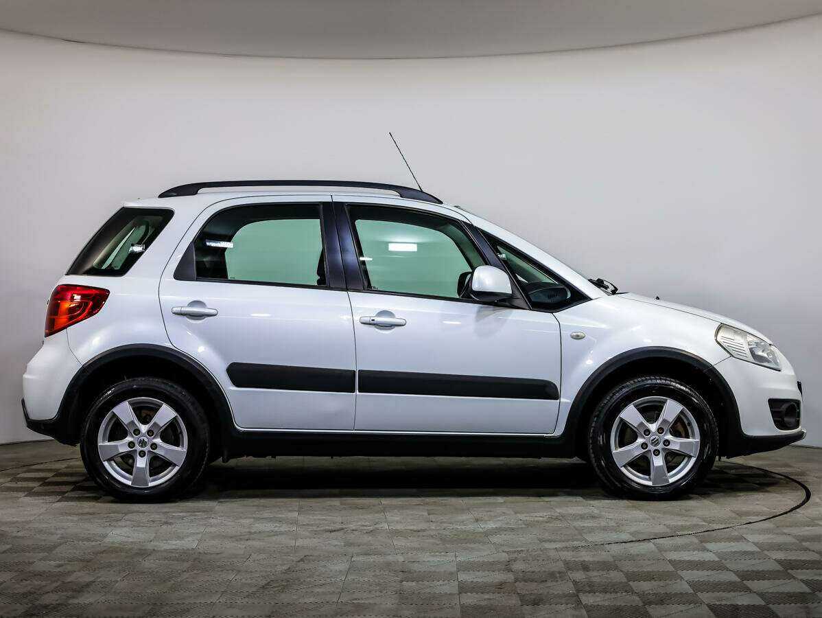 Suzuki SX4 с пробегом — 2011 год. Фото: #2