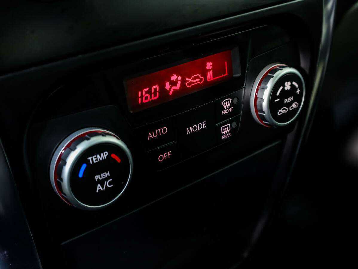 Suzuki SX4 с пробегом — 2011 год. Фото: #12