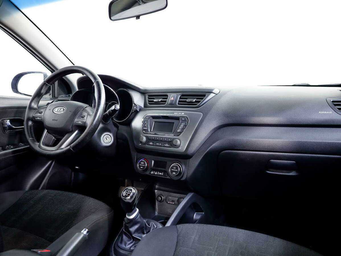 Kia Rio с пробегом — 2011 год. Фото: #5