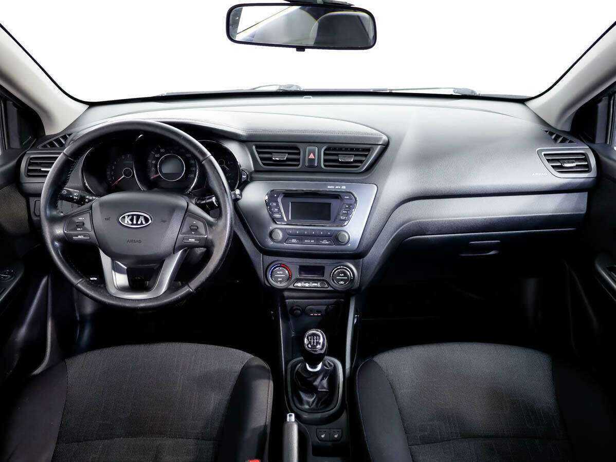 Kia Rio с пробегом — 2011 год. Фото: #6