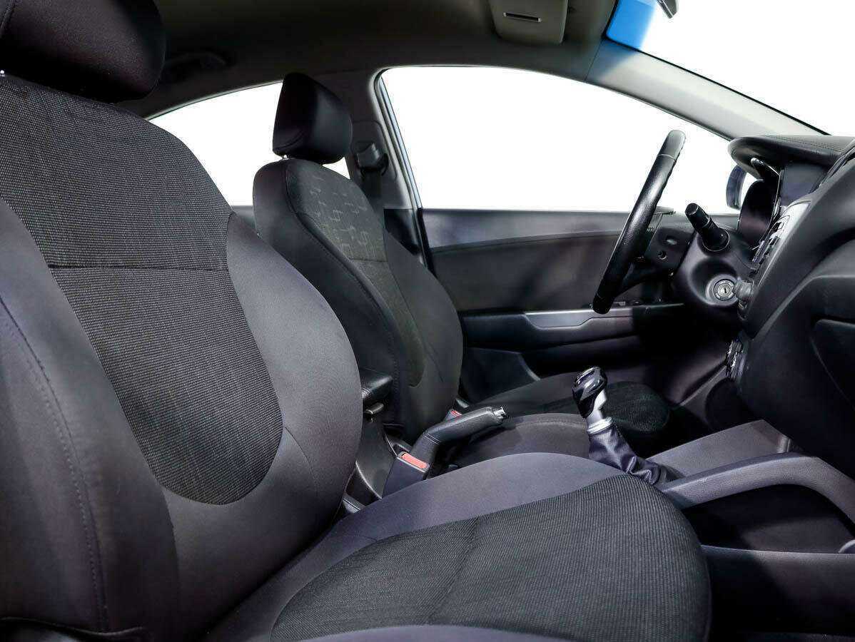 Kia Rio с пробегом — 2011 год. Фото: #8