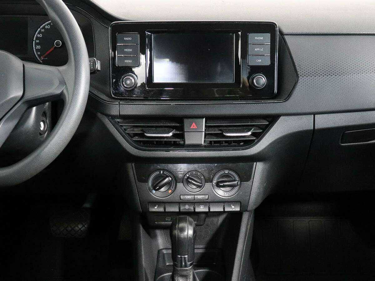 Volkswagen Polo с пробегом — 2020 год. Фото: #11