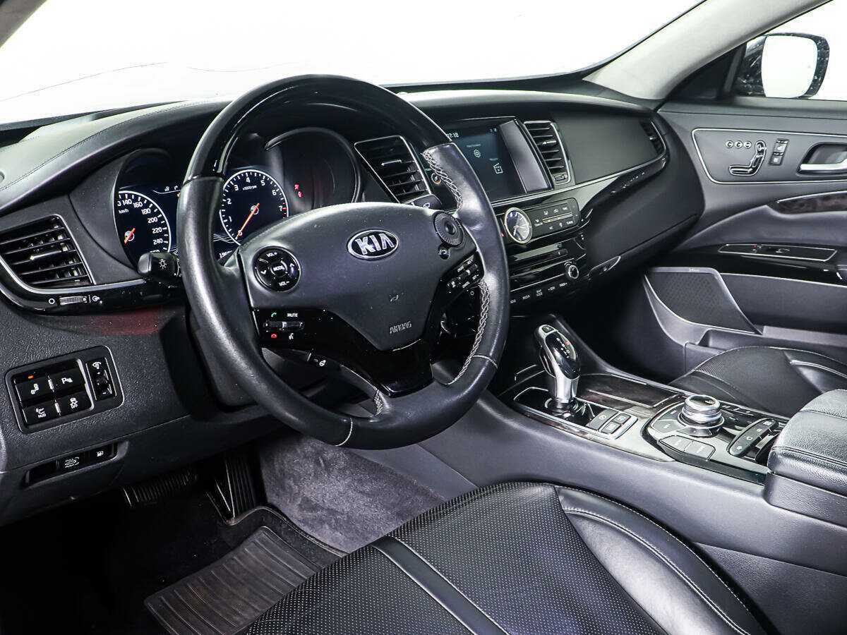 Kia Quoris с пробегом — 2015 год. Фото: #9