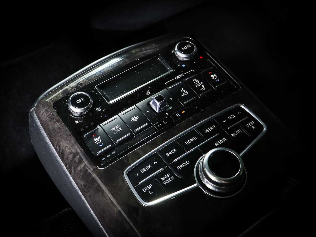 Kia Quoris с пробегом — 2015 год. Фото: #14