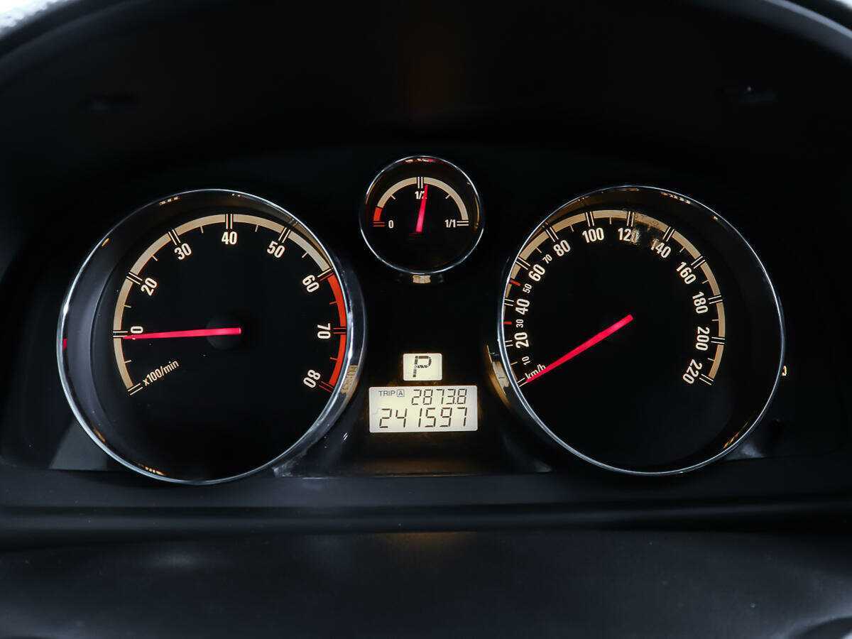 Opel Antara с пробегом — 2011 год. Фото: #12