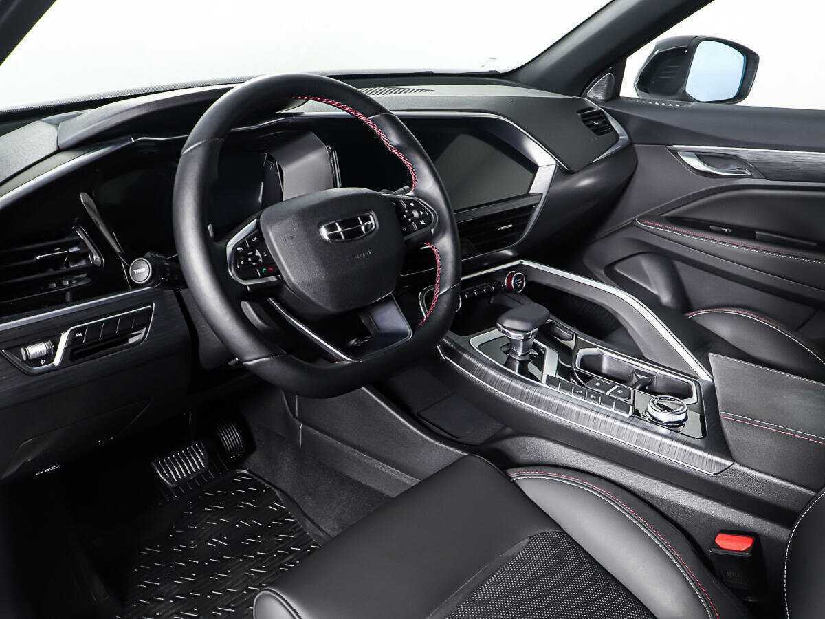 Geely Tugella с пробегом — 2023 год. Фото: #12