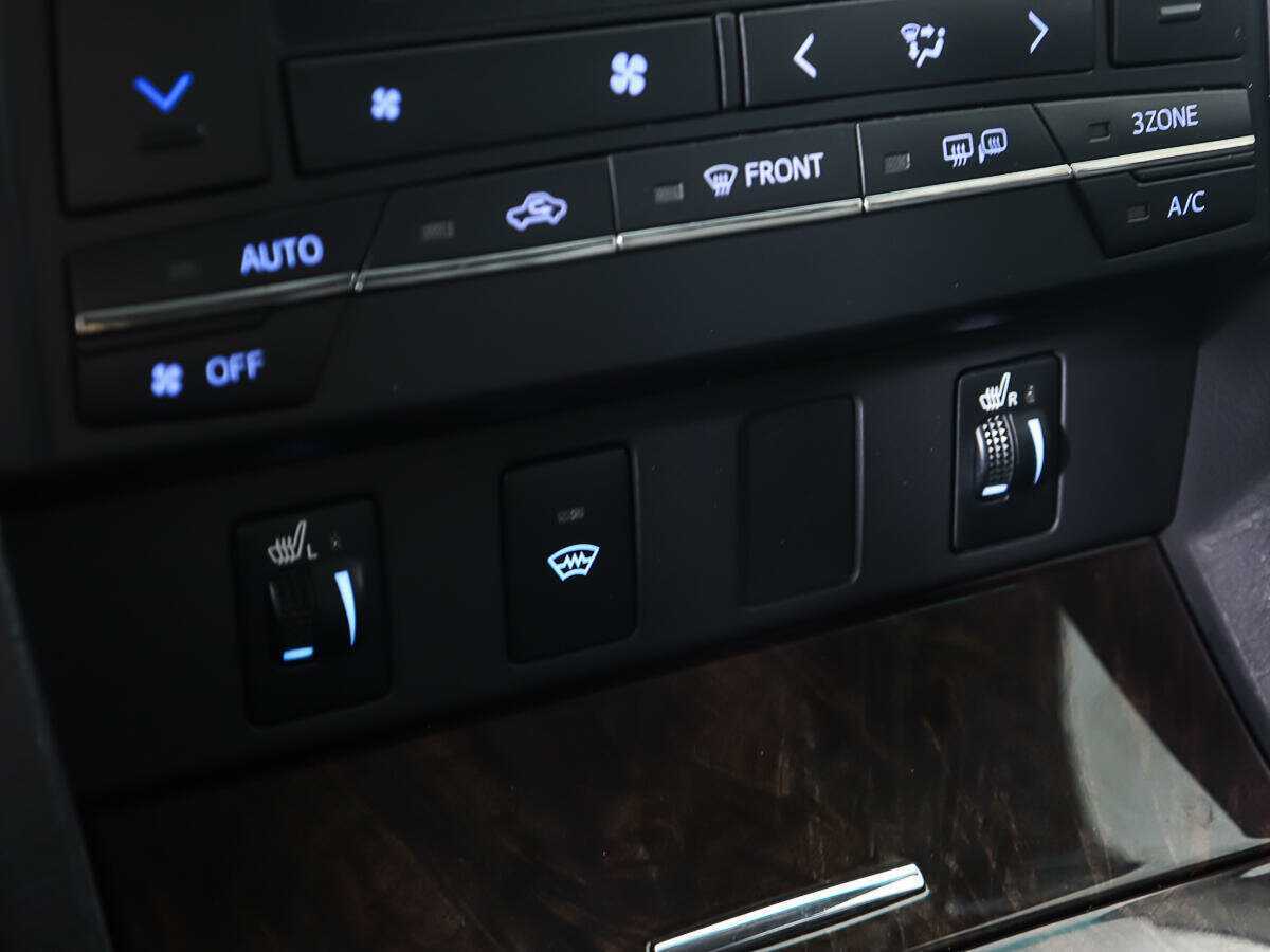 Toyota Camry с пробегом — 2017 год. Фото: #9