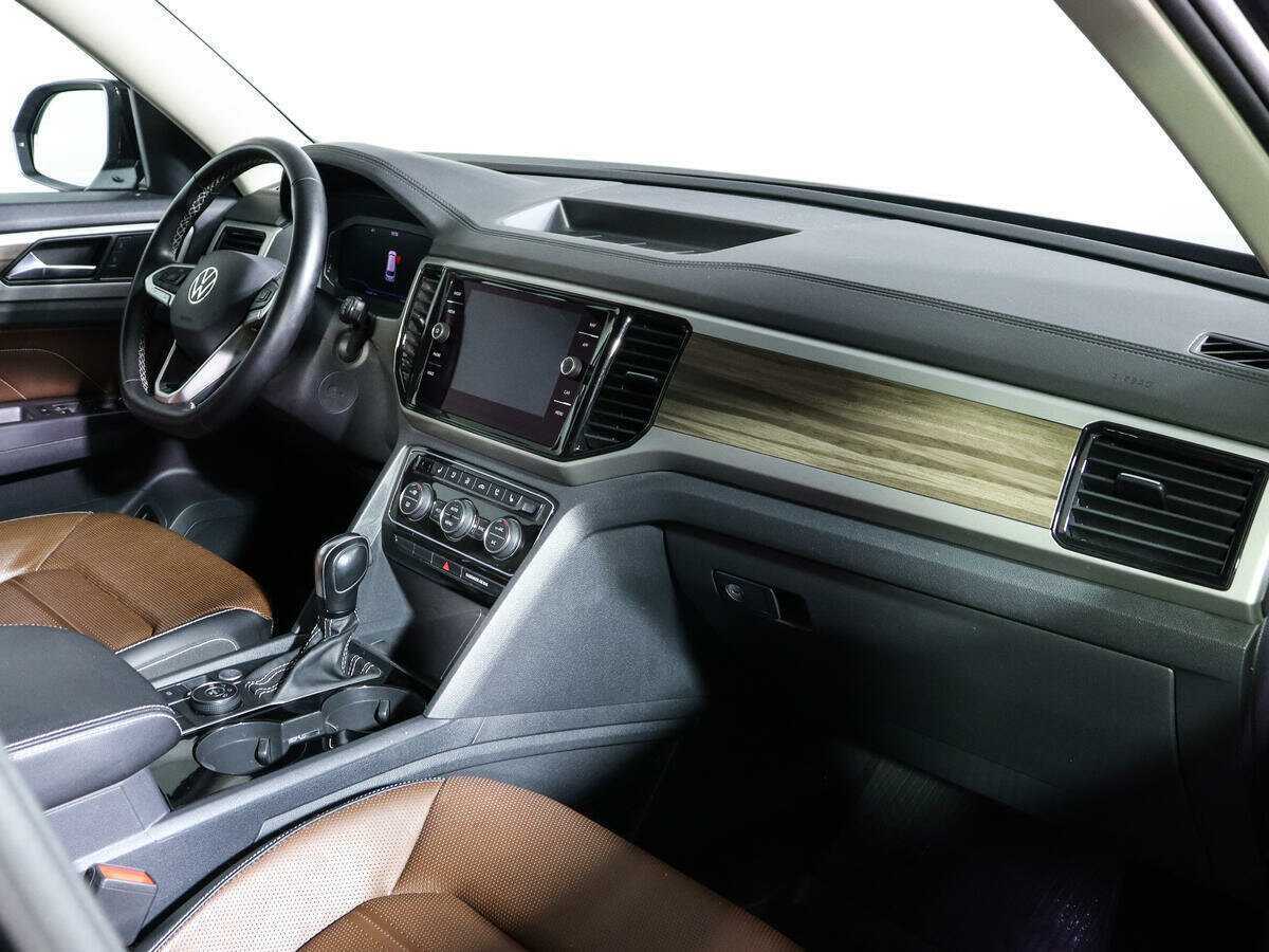 Volkswagen Teramont с пробегом — 2021 год. Фото: #8