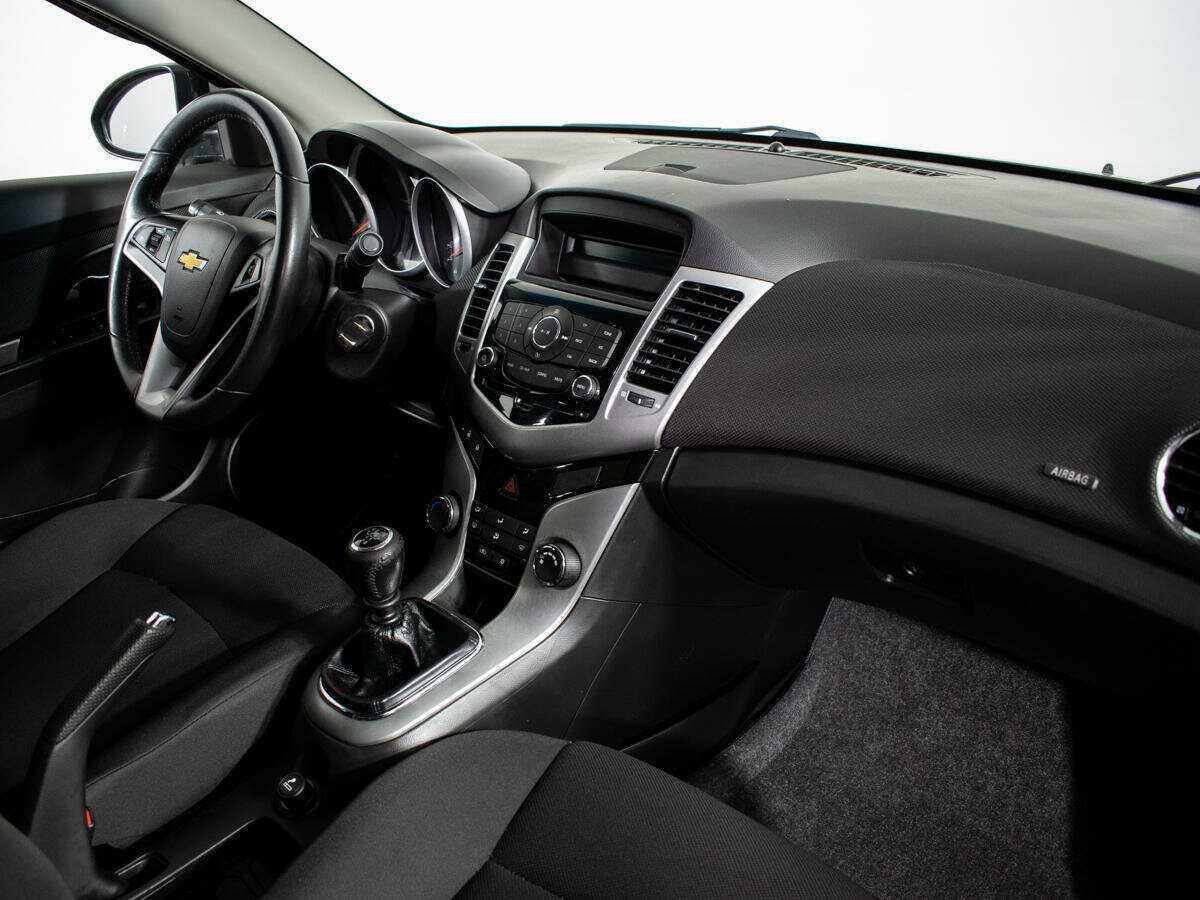 Chevrolet Cruze с пробегом — 2011 год. Фото: #8