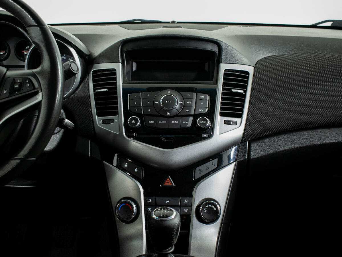 Chevrolet Cruze с пробегом — 2011 год. Фото: #10