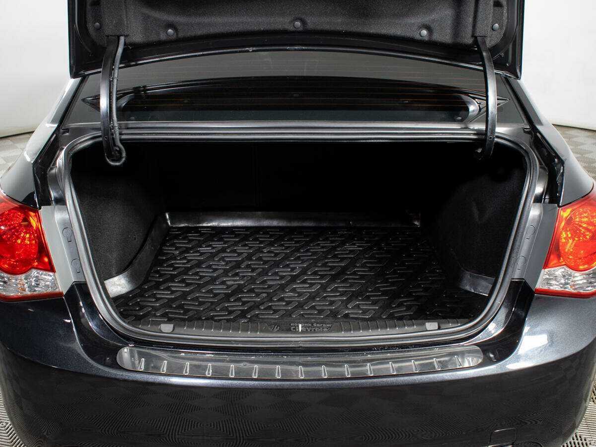 Chevrolet Cruze с пробегом — 2011 год. Фото: #13