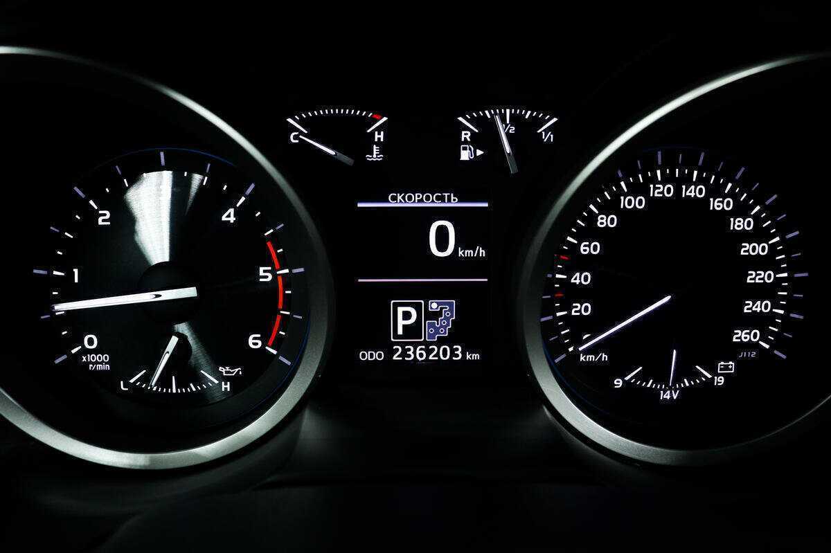 Toyota Land Cruiser с пробегом — 2013 год. Фото: #7