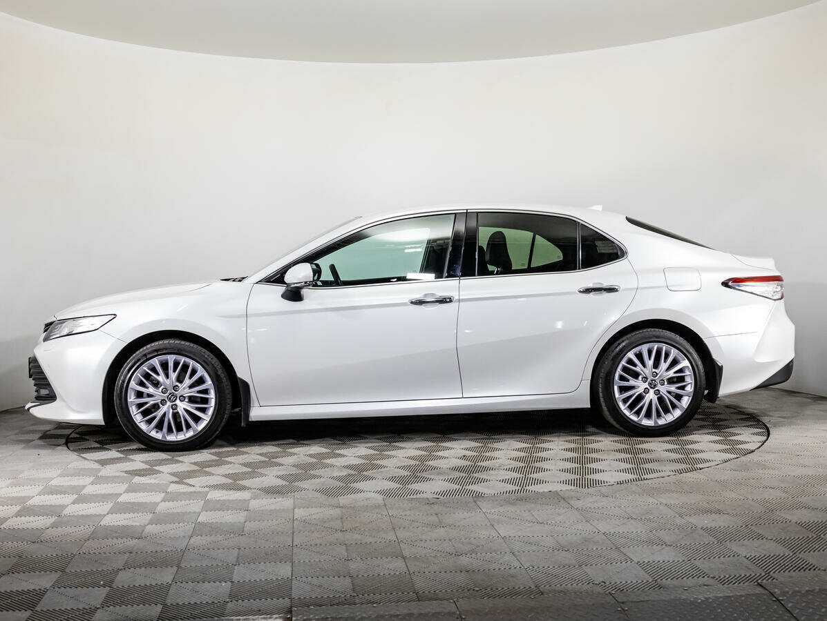 Toyota Camry с пробегом — 2020 год. Фото: #7