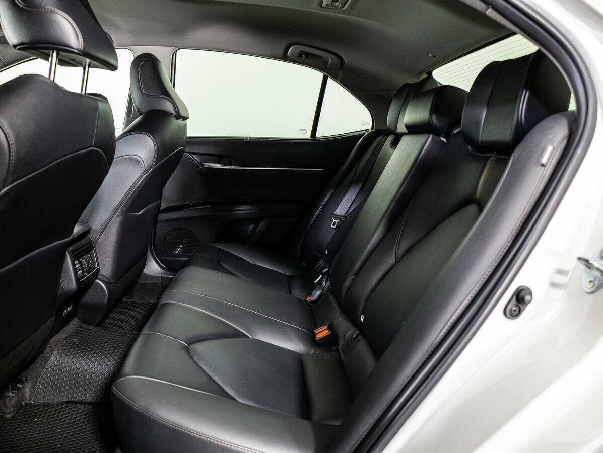 Toyota Camry с пробегом — 2020 год. Фото: #9