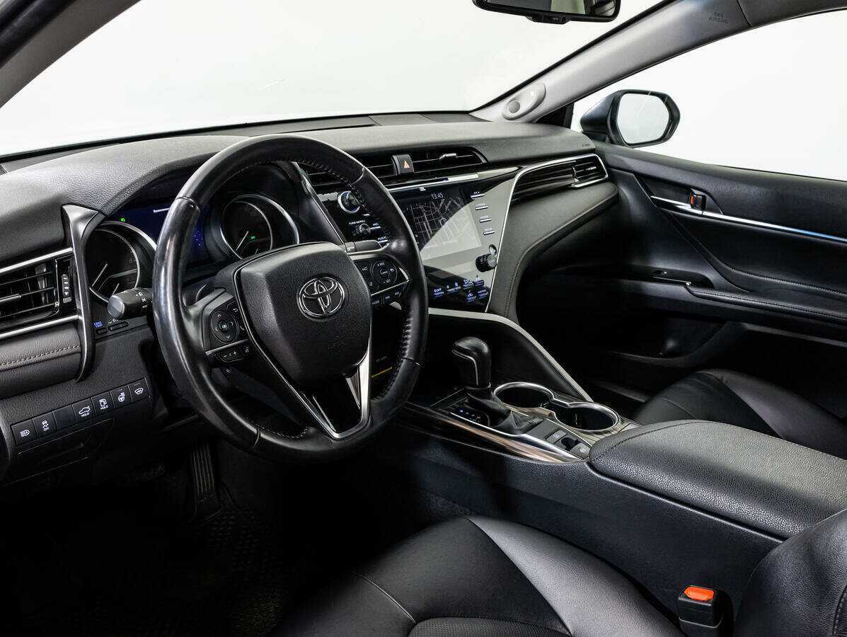 Toyota Camry с пробегом — 2020 год. Фото: #10