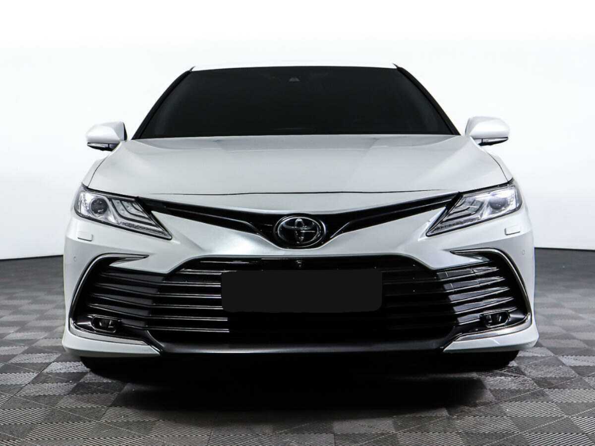 Toyota Camry с пробегом — 2022 год. Фото: #1