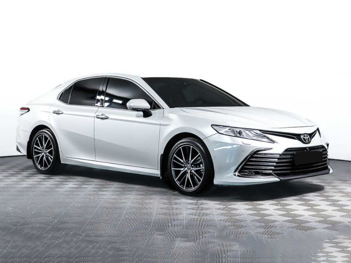 Toyota Camry с пробегом — 2022 год. Фото: #2