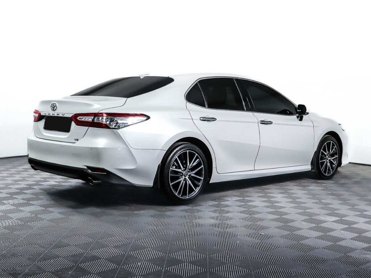 Toyota Camry с пробегом — 2022 год. Фото: #4