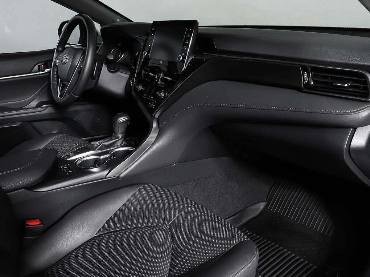 Toyota Camry с пробегом — 2022 год. Фото: #8