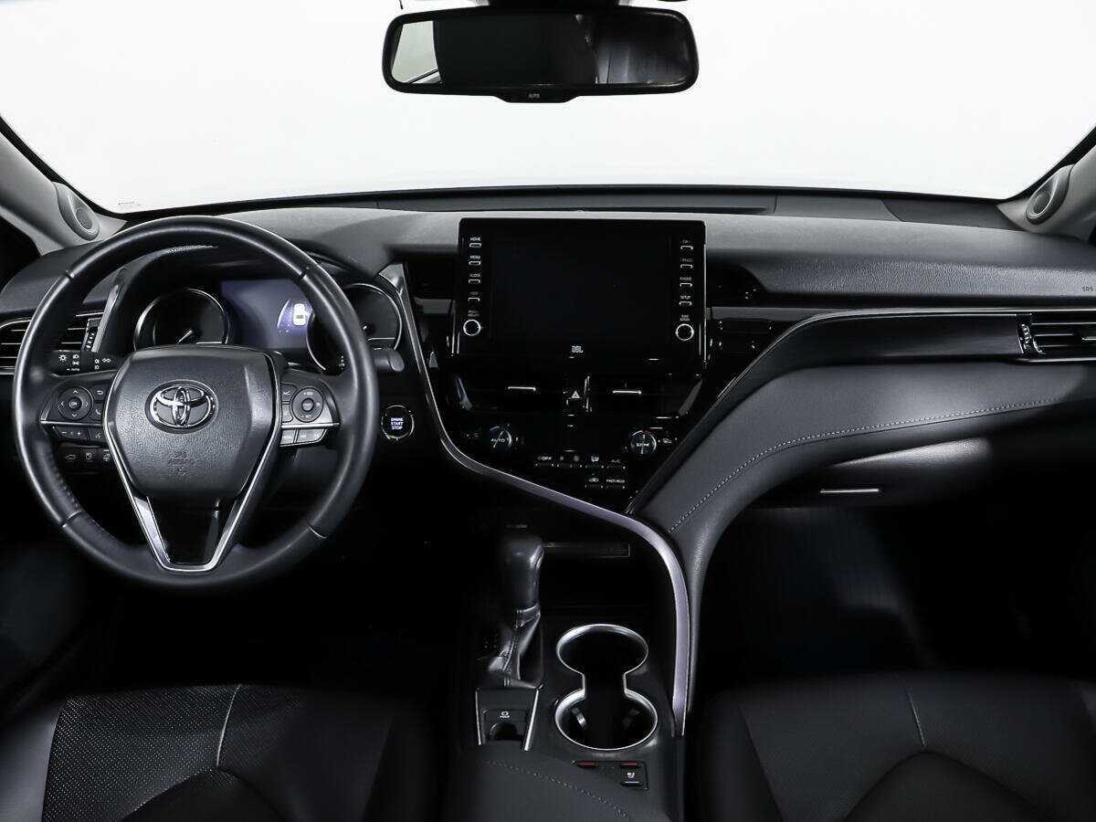 Toyota Camry с пробегом — 2022 год. Фото: #10
