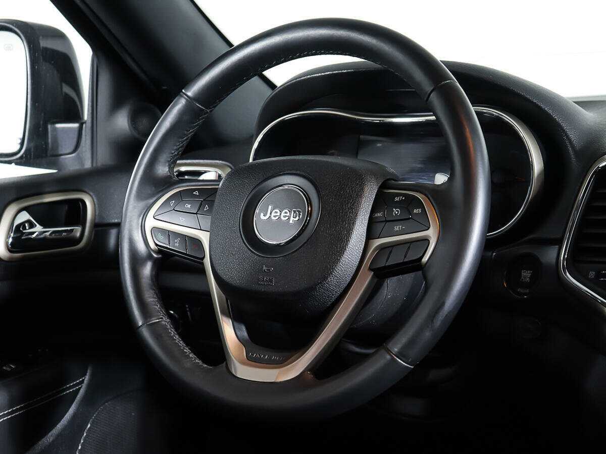 Jeep Grand Cherokee с пробегом — 2013 год. Фото: #14