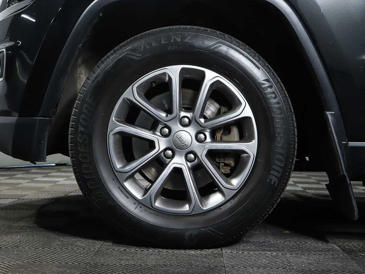 Jeep Grand Cherokee с пробегом — 2013 год. Фото: #22