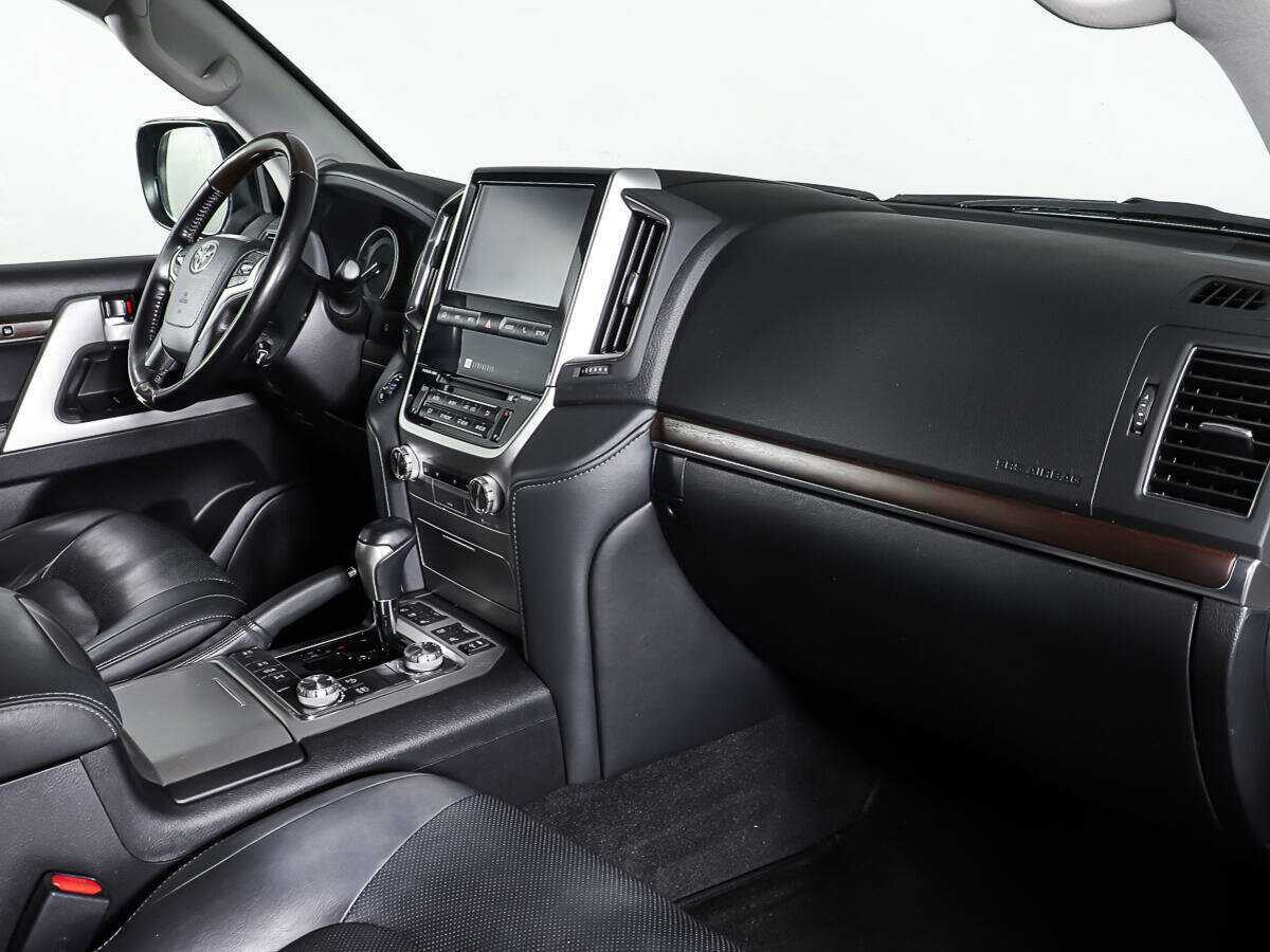 Toyota Land Cruiser с пробегом — 2019 год. Фото: #8