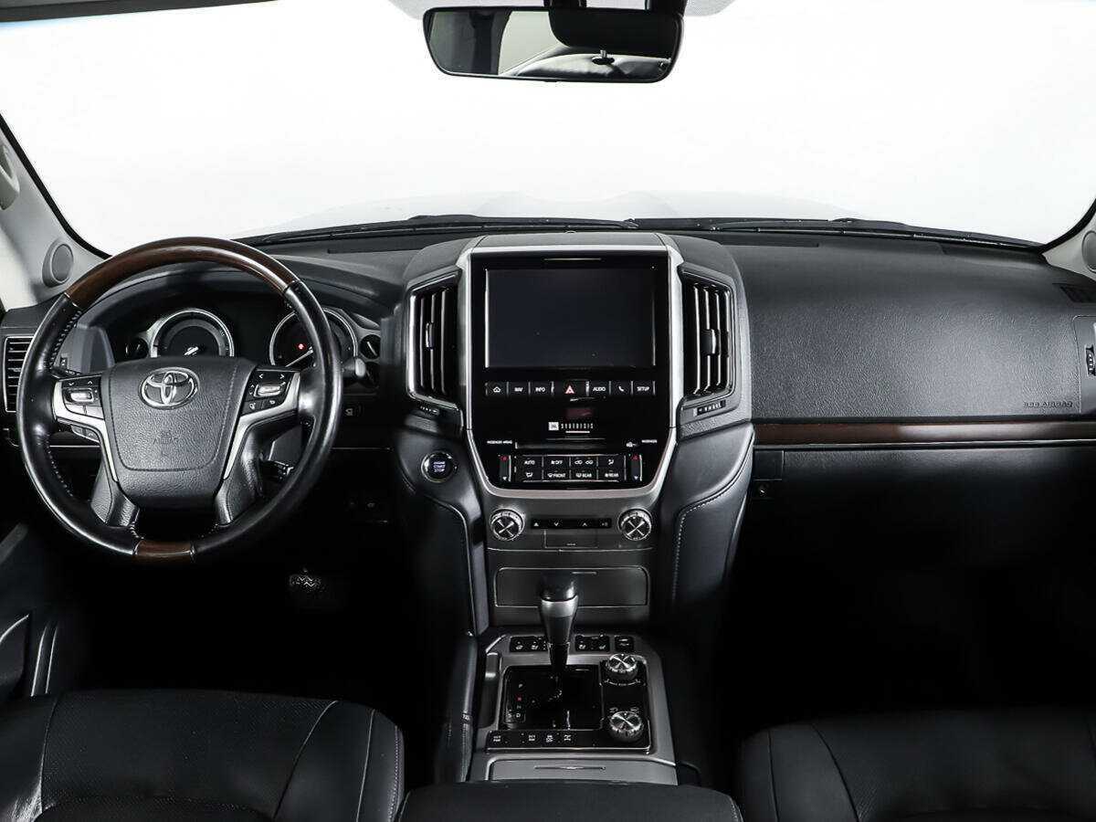 Toyota Land Cruiser с пробегом — 2019 год. Фото: #10