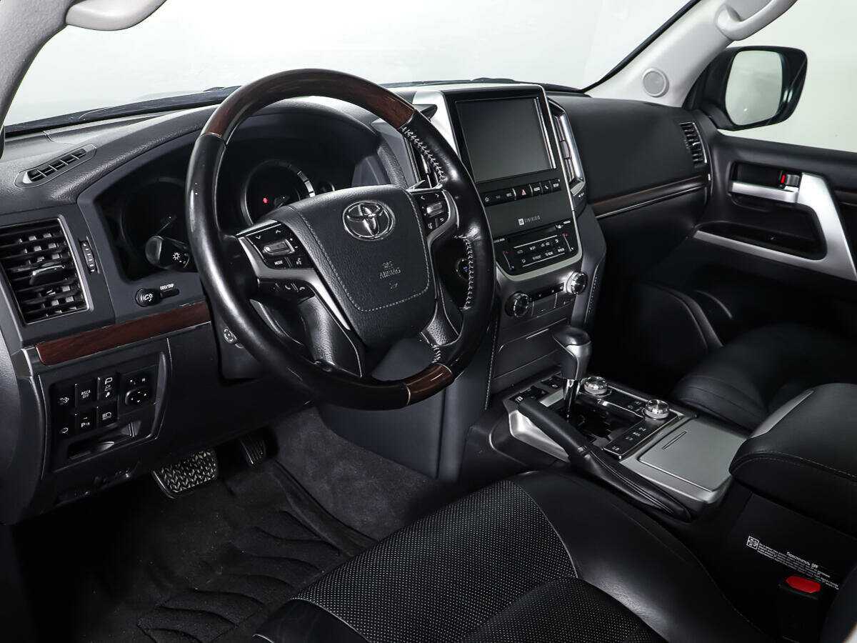 Toyota Land Cruiser с пробегом — 2019 год. Фото: #12