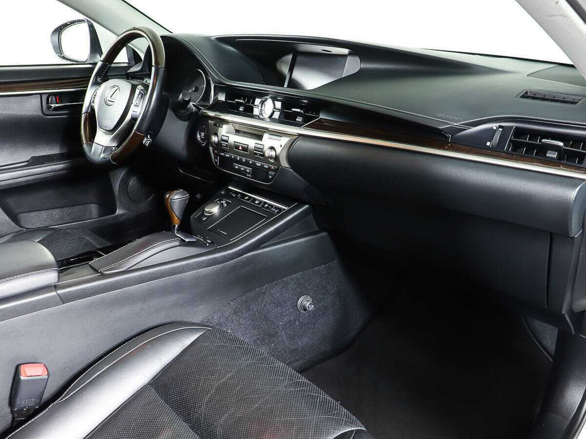 Lexus ES с пробегом — 2014 год. Фото: #8