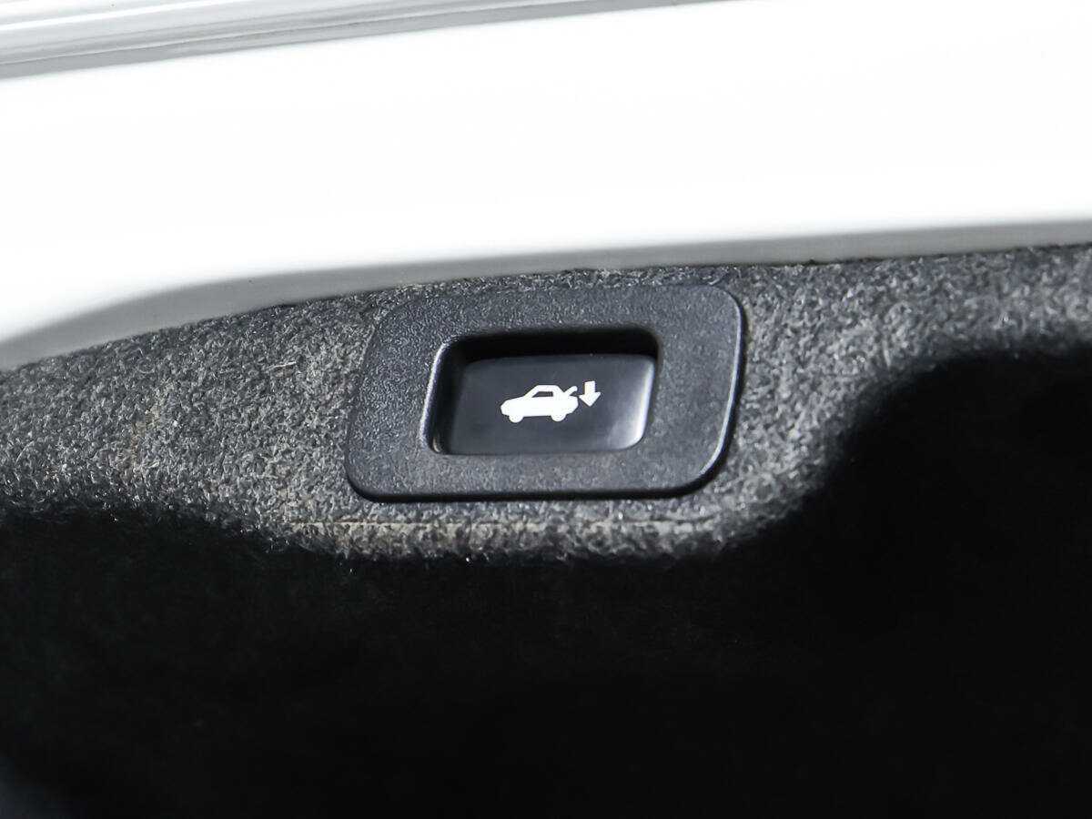 Lexus ES с пробегом — 2014 год. Фото: #15