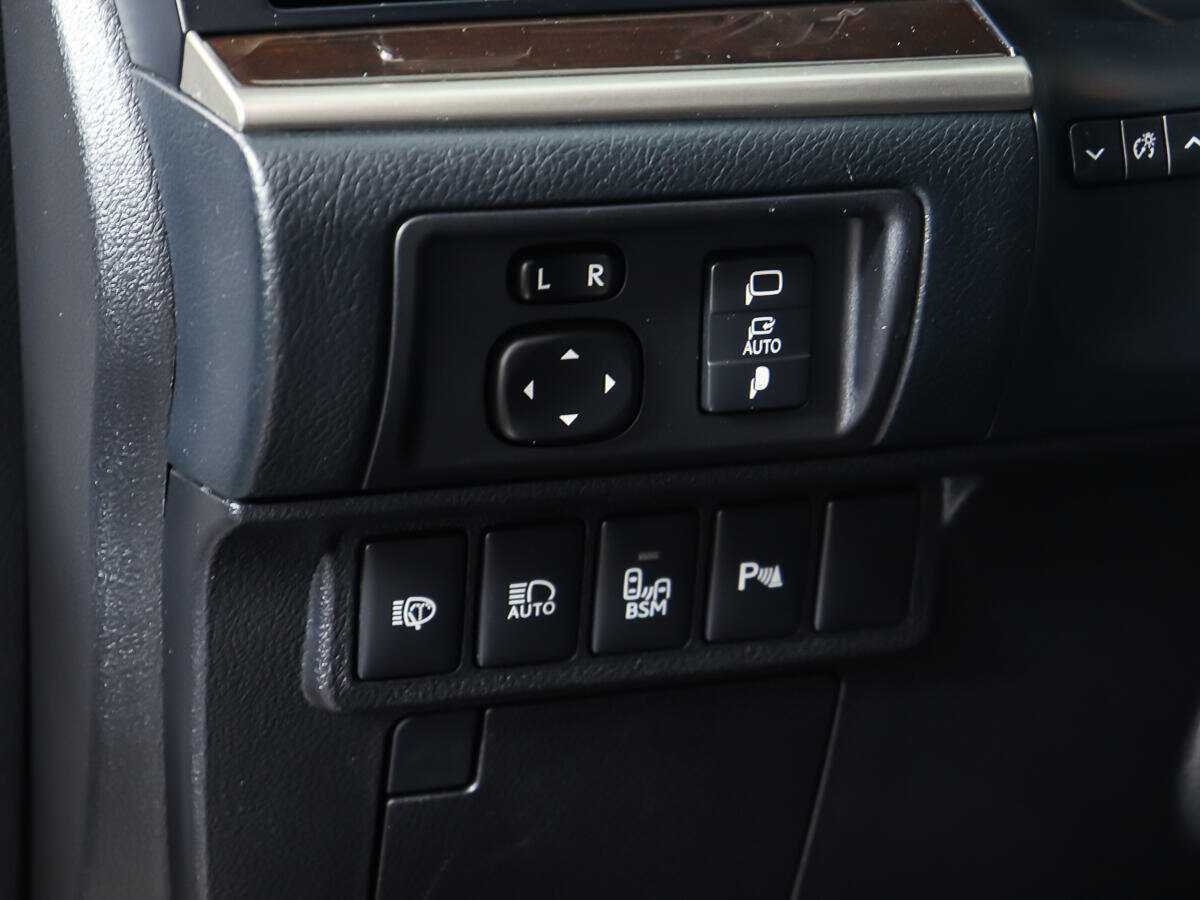 Lexus ES с пробегом — 2014 год. Фото: #20