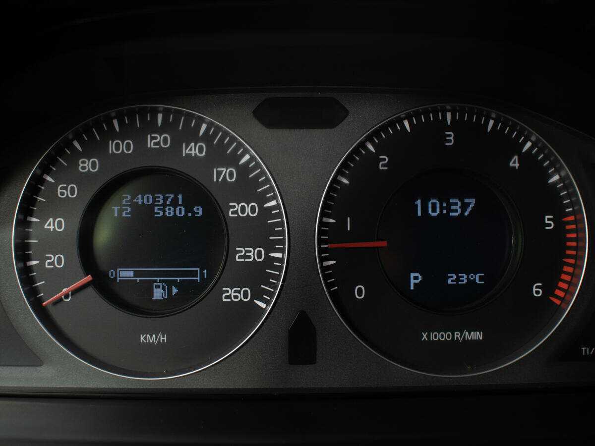 Volvo XC70 с пробегом — 2007 год. Фото: #10