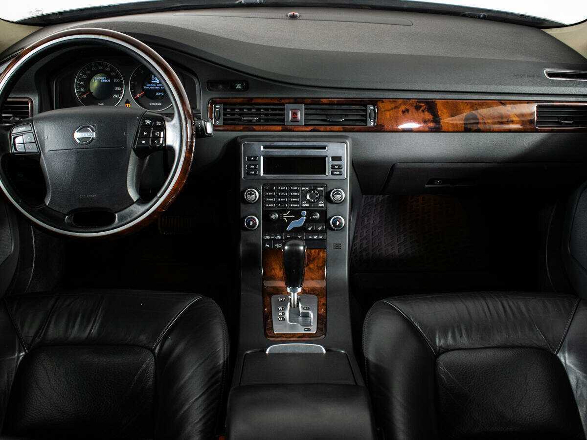 Volvo XC70 с пробегом — 2007 год. Фото: #11