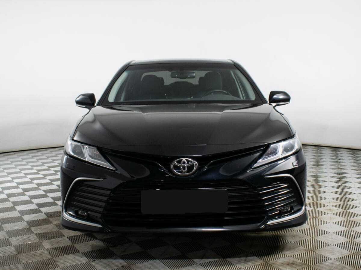 Toyota Camry с пробегом — 2021 год. Фото: #1
