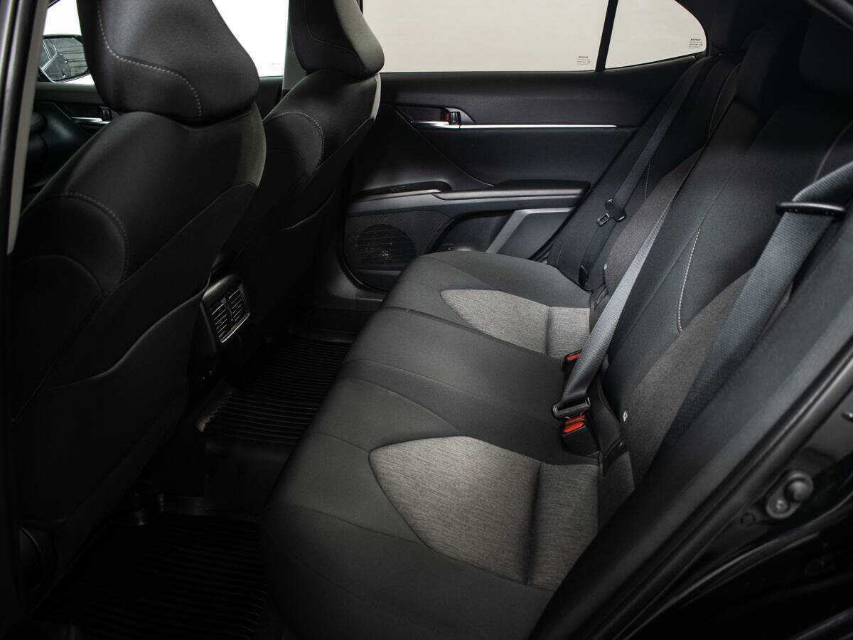 Toyota Camry с пробегом — 2021 год. Фото: #6