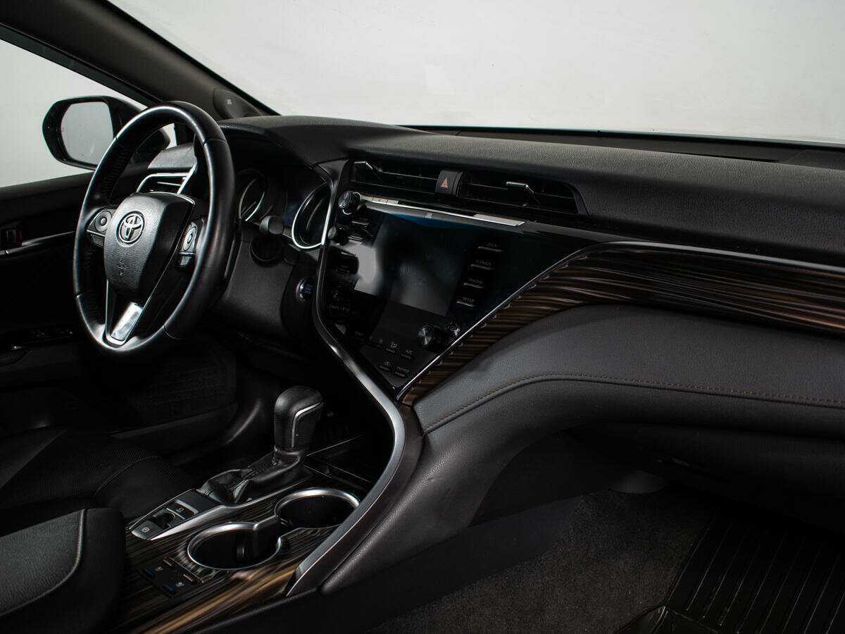 Toyota Camry с пробегом — 2019 год. Фото: #6