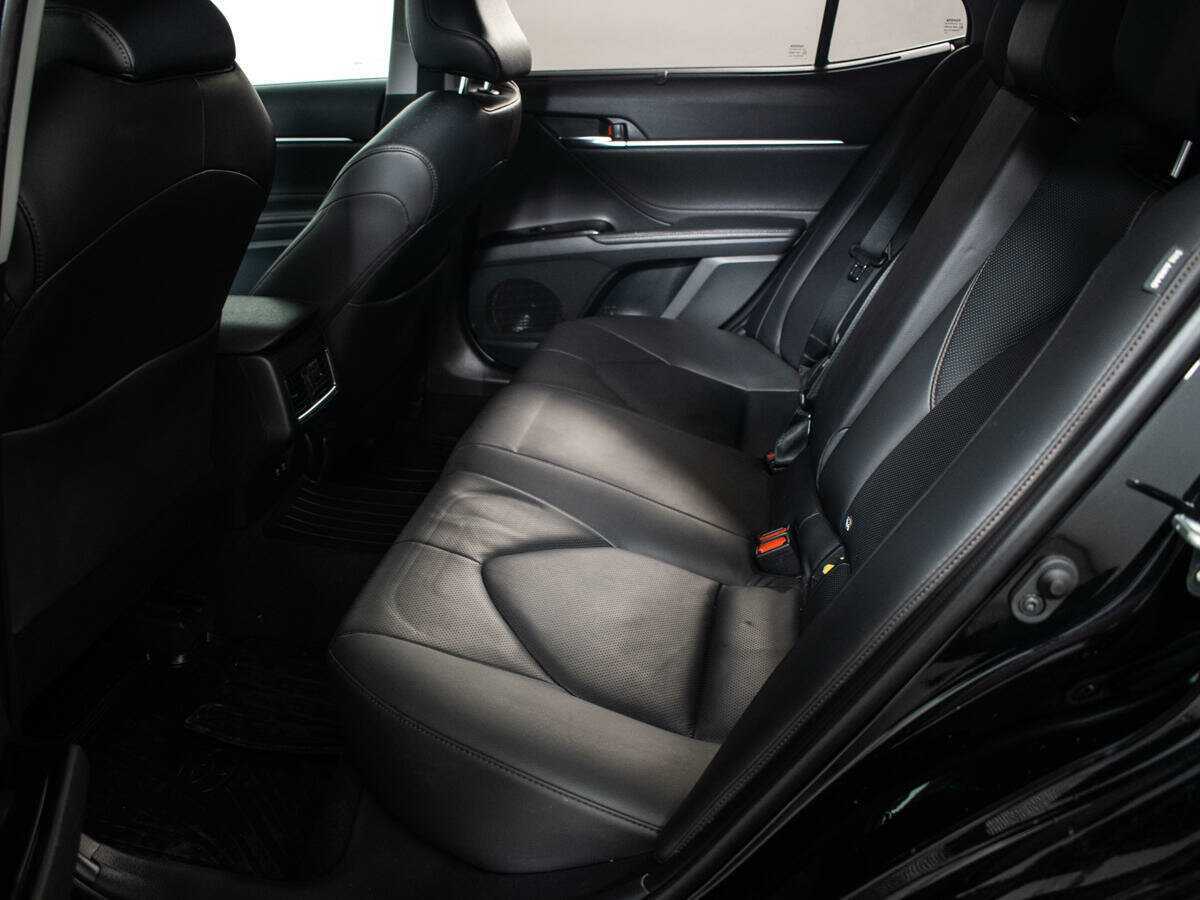 Toyota Camry с пробегом — 2019 год. Фото: #7