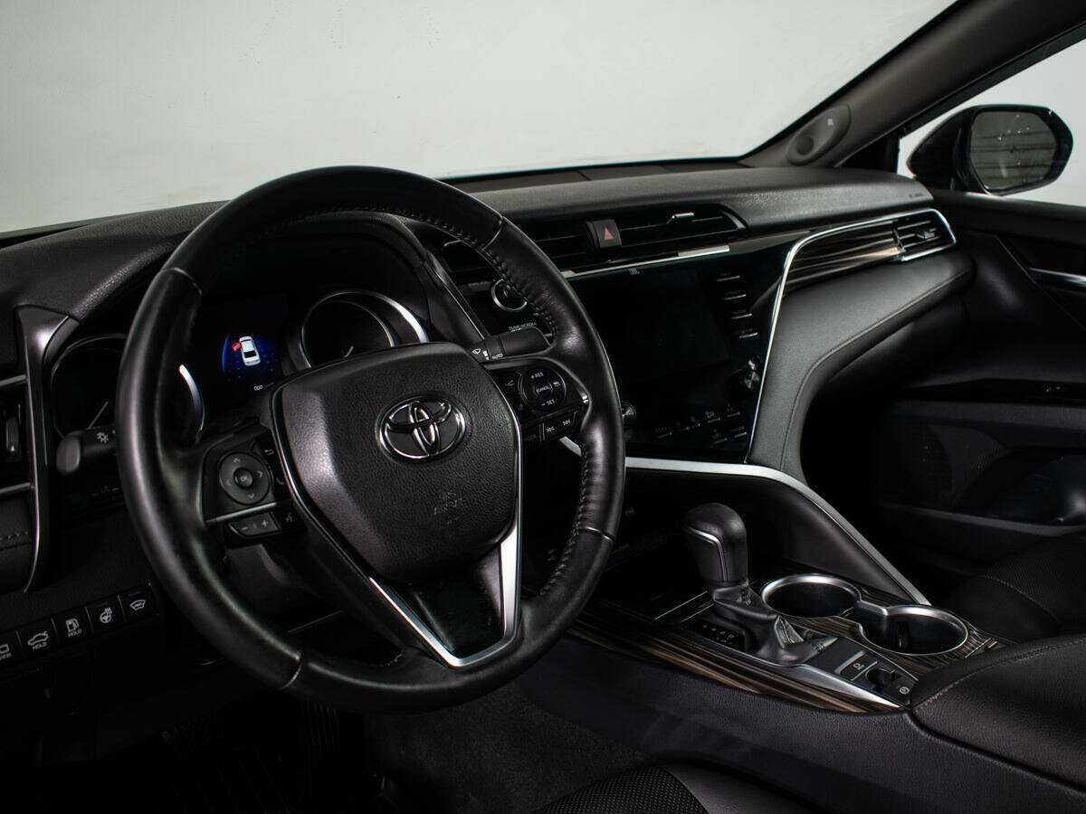 Toyota Camry с пробегом — 2019 год. Фото: #10