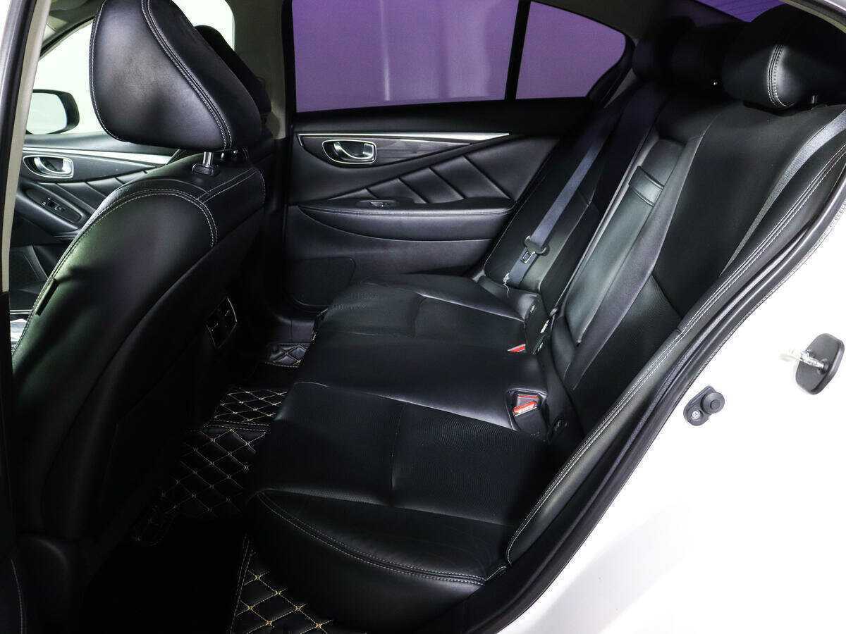 Infiniti Q50 с пробегом — 2015 год. Фото: #9