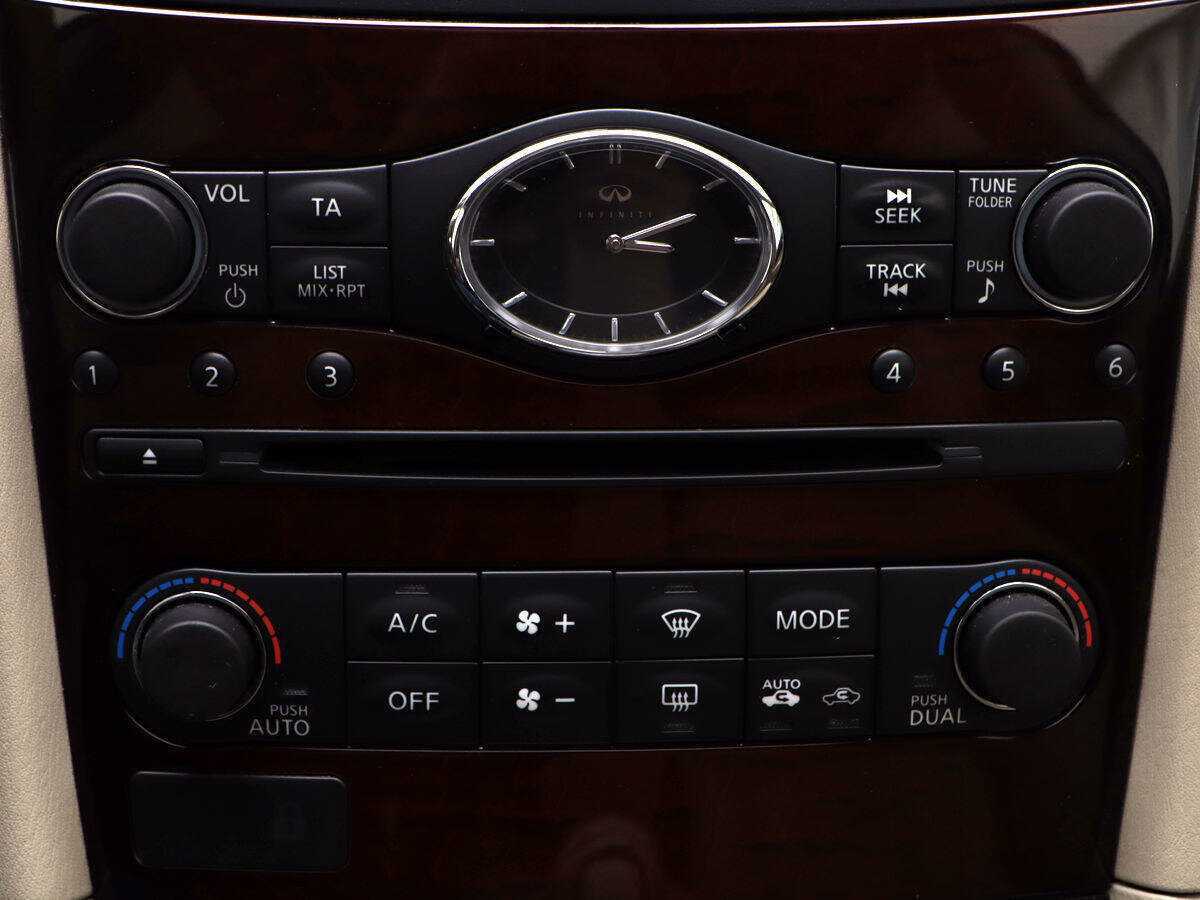 Infiniti QX50 с пробегом — 2015 год. Фото: #15