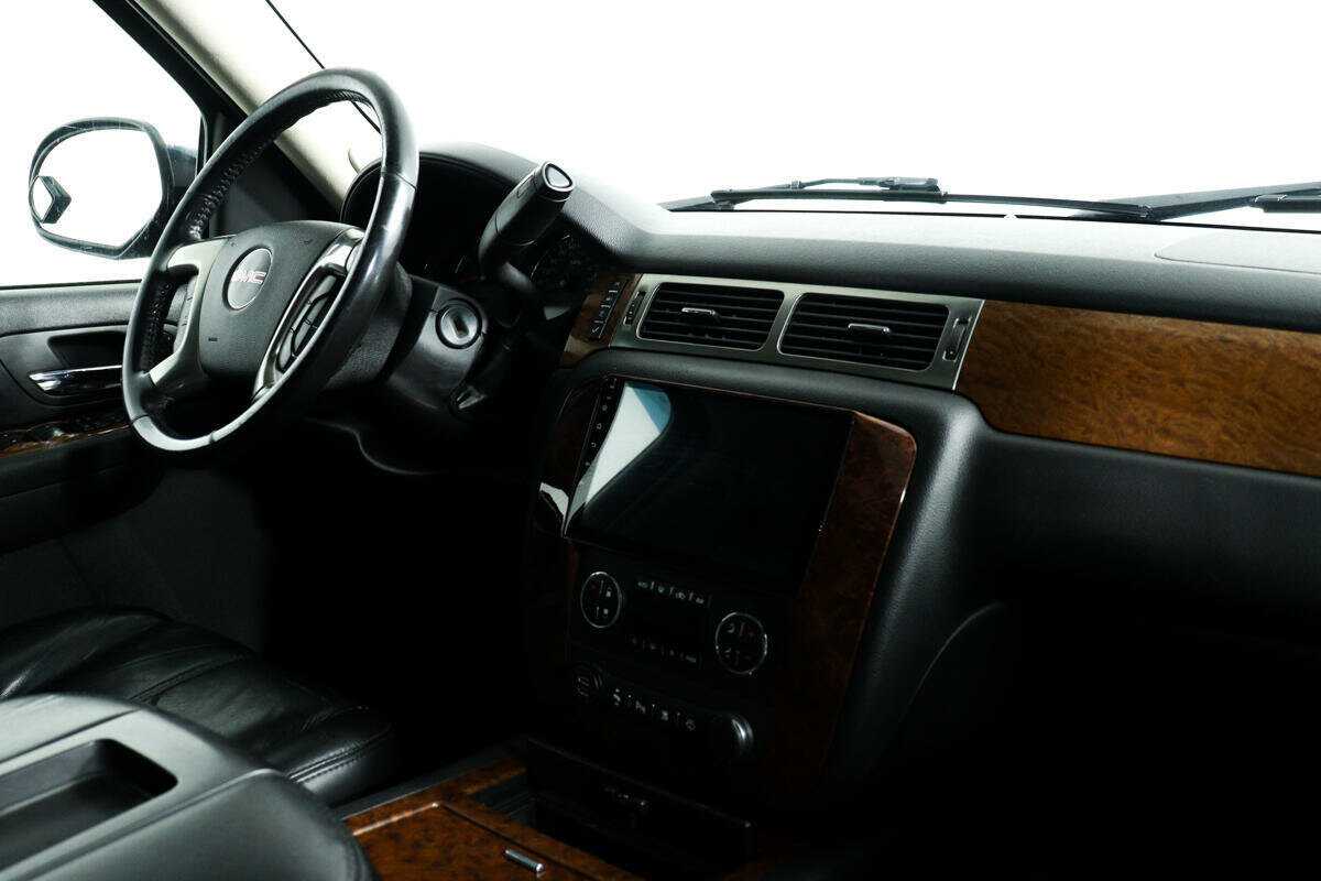 GMC Yukon с пробегом — 2006 год. Фото: #8