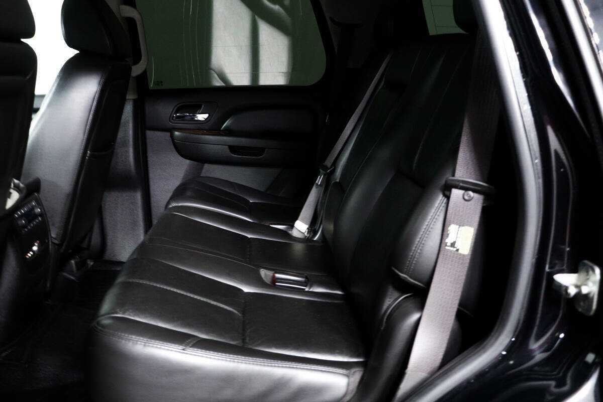 GMC Yukon с пробегом — 2006 год. Фото: #11