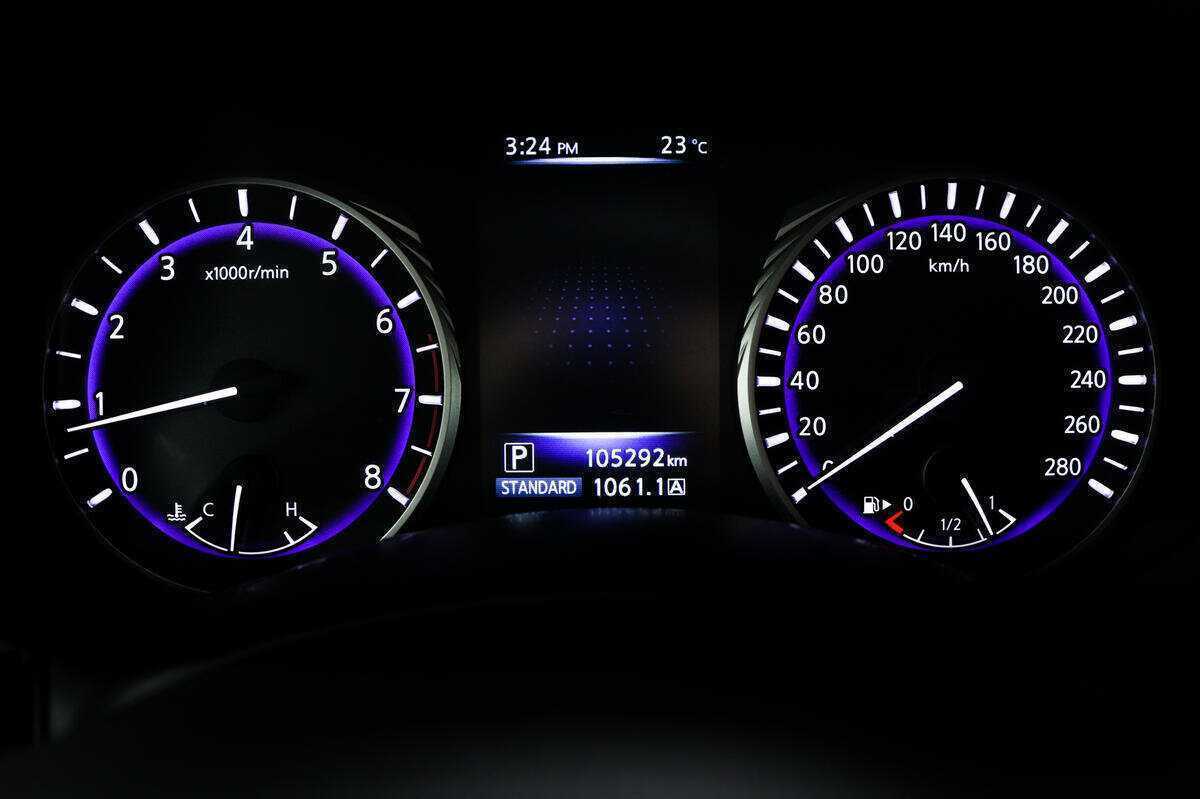 Infiniti Q50 с пробегом — 2014 год. Фото: #9