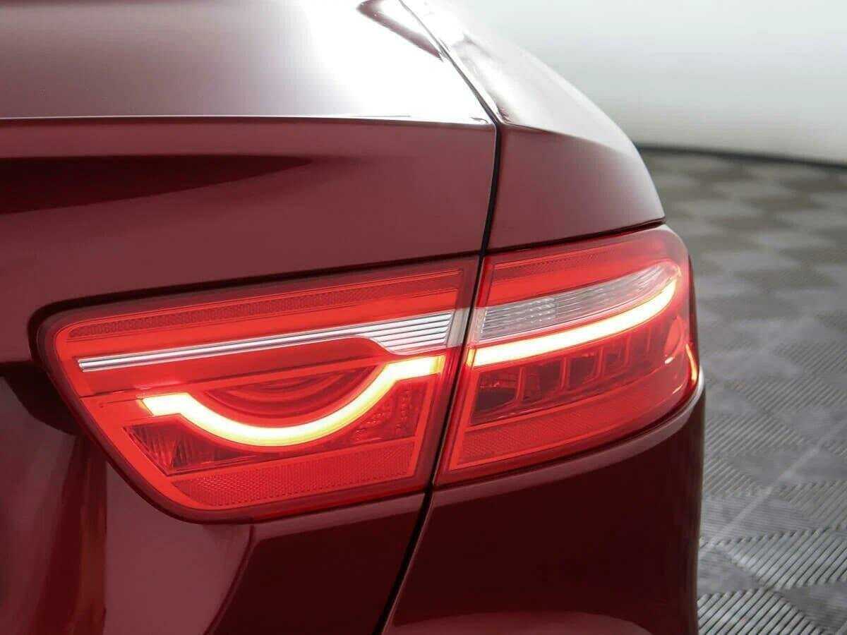 Jaguar XE с пробегом — 2018 год. Фото: #20