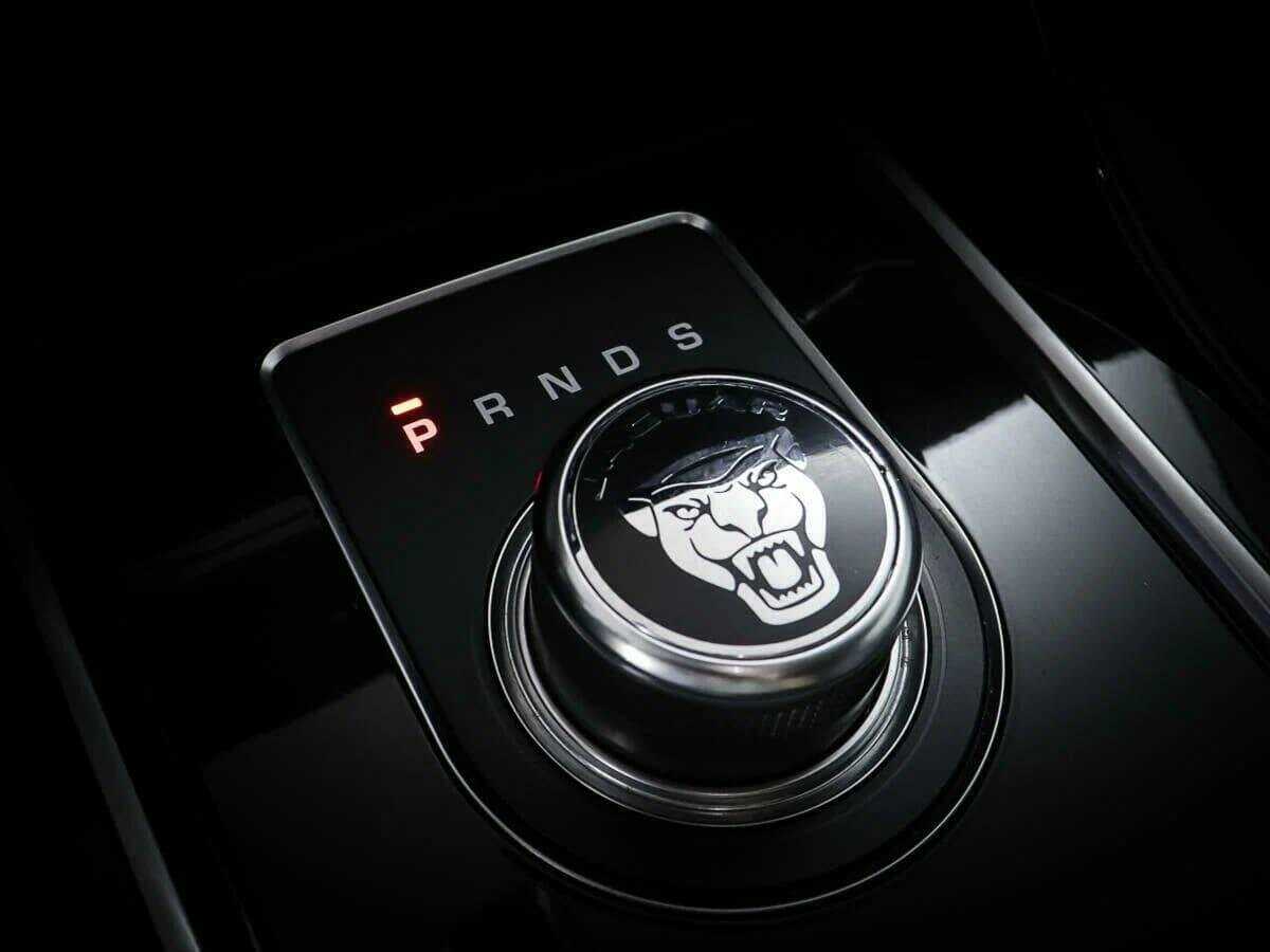 Jaguar XE с пробегом — 2018 год. Фото: #21