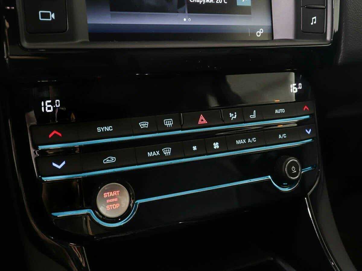 Jaguar XE с пробегом — 2018 год. Фото: #22